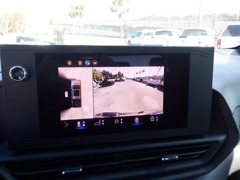 Used 2024 Chevrolet Silverado EV W/T AWD/4WD image 19