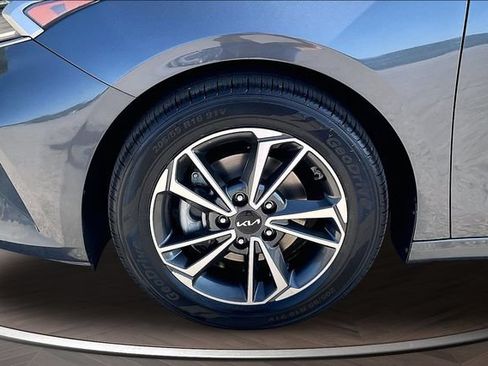 Used 2022 Kia Forte LXS FWD image 8