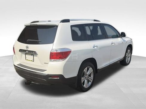 Used 2013 Toyota Highlander Limited AWD/4WD image 38