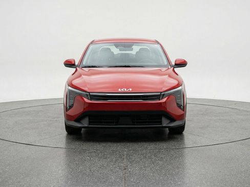 Used 2025 Kia K4 LXS image 2
