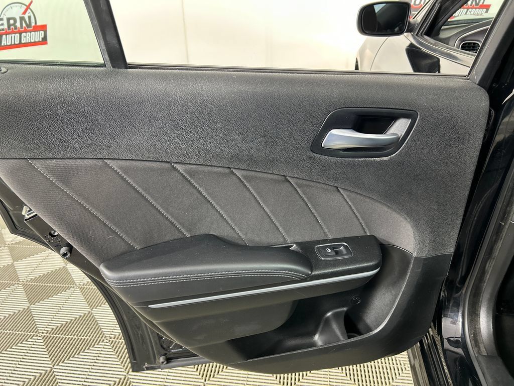 Used 2022 Dodge Charger R/T RWD image 16