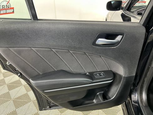 Used 2022 Dodge Charger R/T RWD image 16