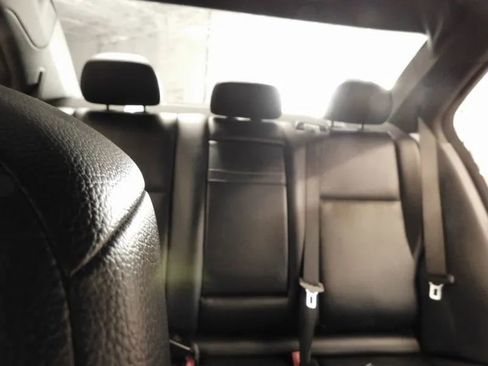 Used 2014 Mercedes-Benz C 250 Sedan w/ Multimedia Package image 39