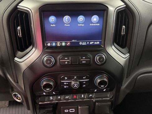 Used 2021 Chevrolet Silverado 1500 LT Trail Boss w/ Convenience Package II image 16