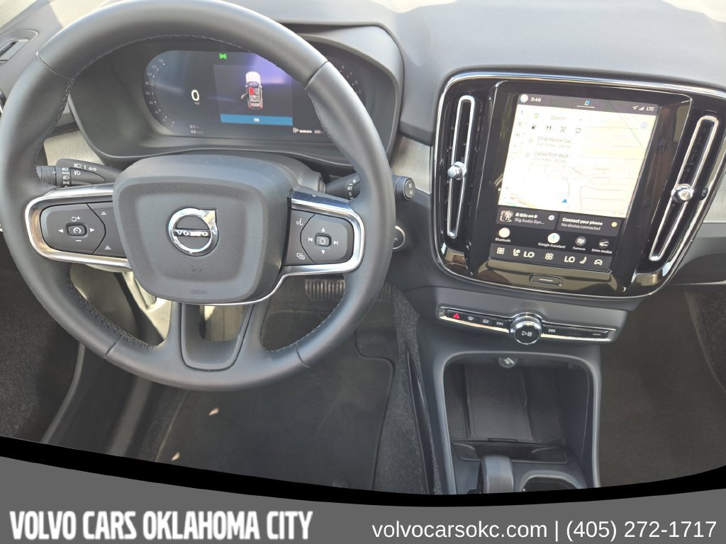 Certified 2025 Volvo XC40 B5 Core AWD/4WD image 28