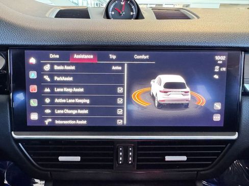 Used 2023 Porsche Cayenne Platinum Edition image 51