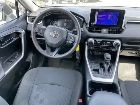 Used 2024 Toyota RAV4 LE AWD/4WD image 7