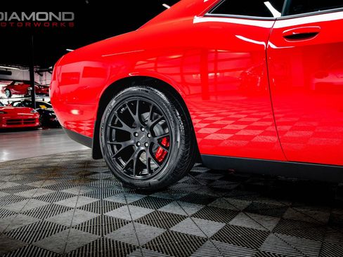 Used 2015 Dodge Challenger SRT Hellcat RWD image 62