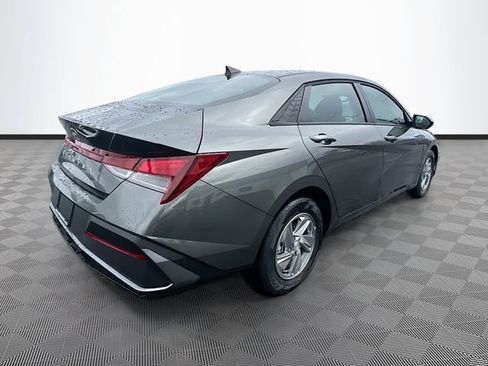 New 2026 Hyundai Elantra SE FWD image 7
