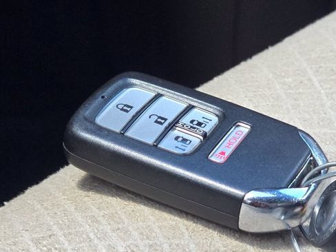 Used 2016 Honda Odyssey SE image 32