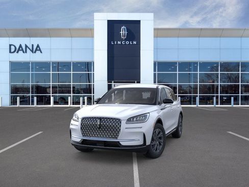 New 2025 Lincoln Corsair AWD w/ Equipment Group 101A image 2