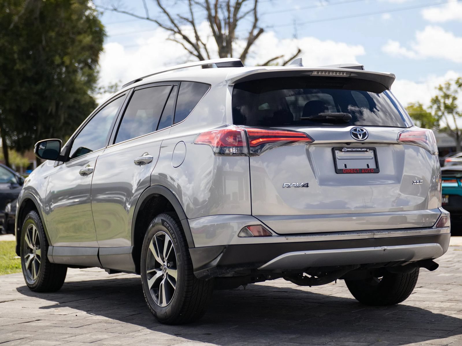 Used 2016 Toyota RAV4 XLE FWD image 9