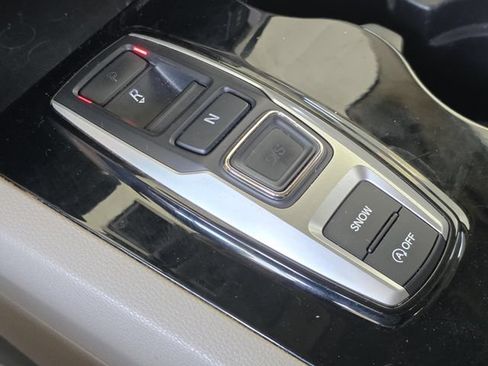 Used 2016 Honda Pilot Touring image 28