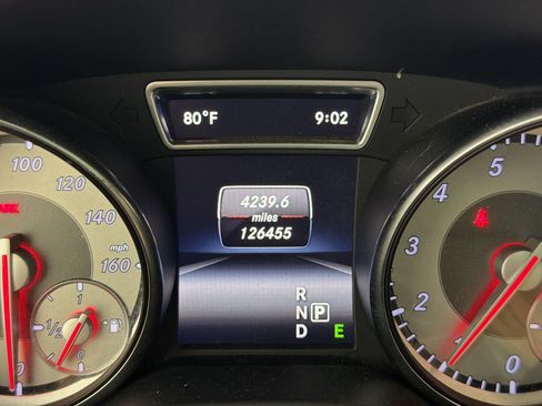 Used 2015 Mercedes-Benz CLA 250 4MATIC image 21