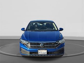 Used 2023 Volkswagen Jetta SE w/ Panoramic Sunroof Package video 2