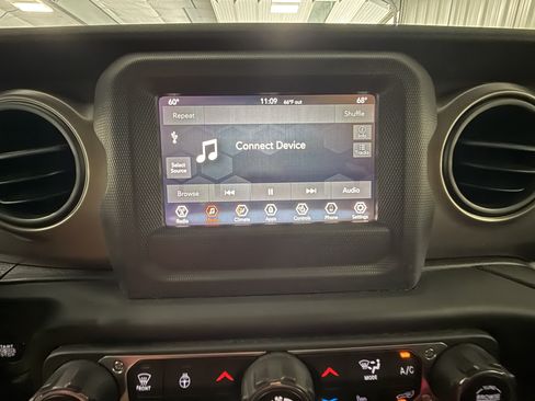 Used 2020 Jeep Wrangler Unlimited Sport S AWD/4WD image 24