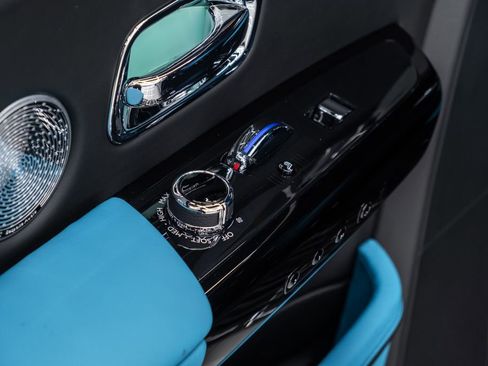 Used 2023 Rolls-Royce Phantom Sedan image 31