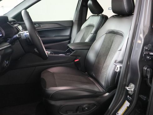 New 2025 Jeep Grand Cherokee L Altitude image 24