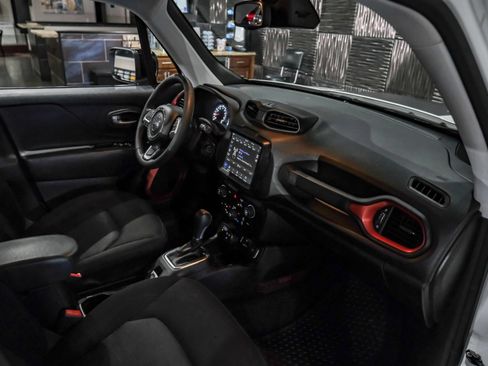 Used 2023 Jeep Renegade Trailhawk AWD/4WD image 14
