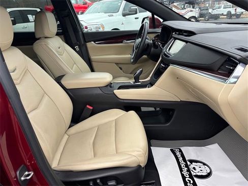 Used 2017 Cadillac XT5 Luxury w/ Driver Awareness Package image 14