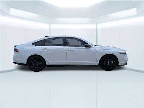 Used 2023 Honda Accord Sport image 7