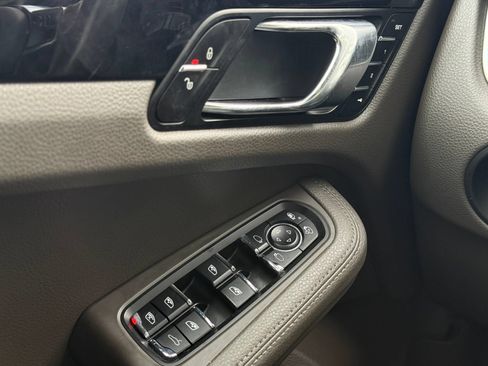 Used 2015 Porsche Macan S AWD/4WD image 30