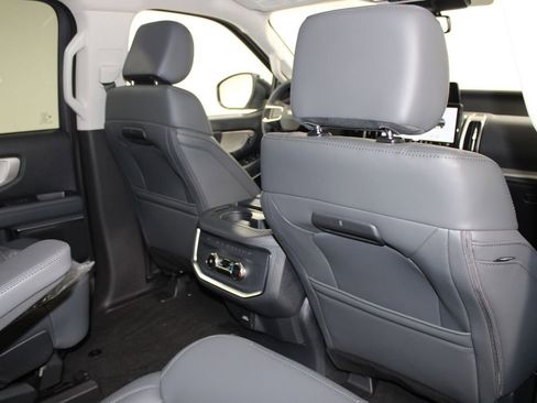 New 2026 Ford Expedition Active image 34