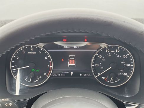 Used 2025 Nissan Pathfinder SV FWD image 25