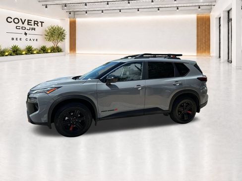 Used 2025 Nissan Rogue SV AWD/4WD image 5