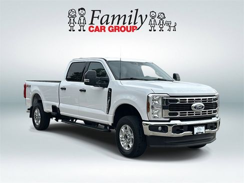 Used 2025 Ford F350 XLT w/ FX4 Off-Road Package image 2