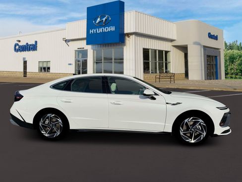 New 2026 Hyundai Sonata SEL FWD image 9