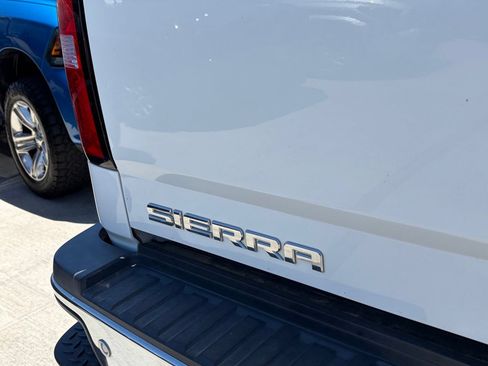 Used 2018 GMC Sierra 2500 SLE w/ SLE Preferred Package AWD/4WD image 5