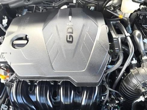 Used 2025 Kia Sportage LX AWD/4WD image 5