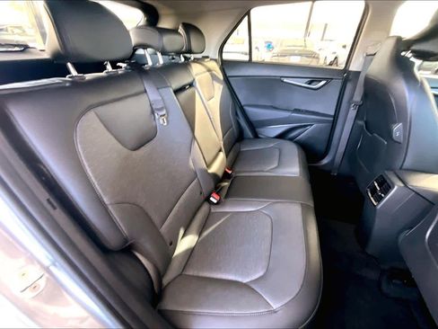 Used 2023 Kia Niro SX image 20