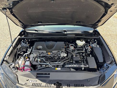 Used 2025 Toyota Camry SE FWD image 33