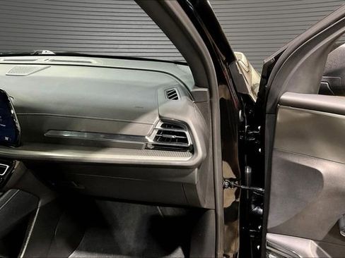 Used 2024 Chevrolet Traverse LT w/ Enhanced Driving Package FWD image 25