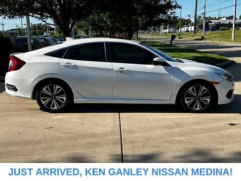 Used 2017 Honda Civic EX-T image 2