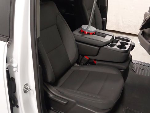 Used 2024 Chevrolet Silverado 2500 Custom w/ Custom Convenience Package image 28