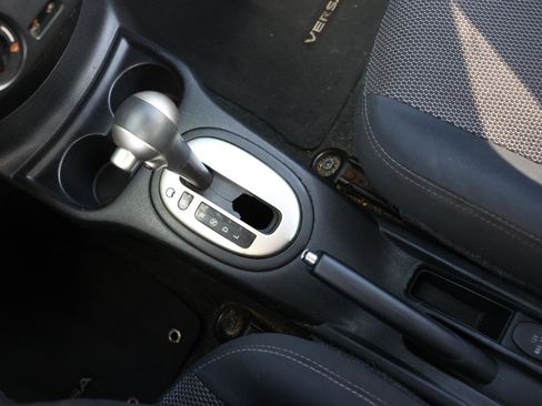 Used 2016 Nissan Versa SV image 35