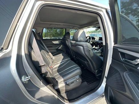 Used 2023 Acura MDX SH-AWD w/ Technology Package image 17