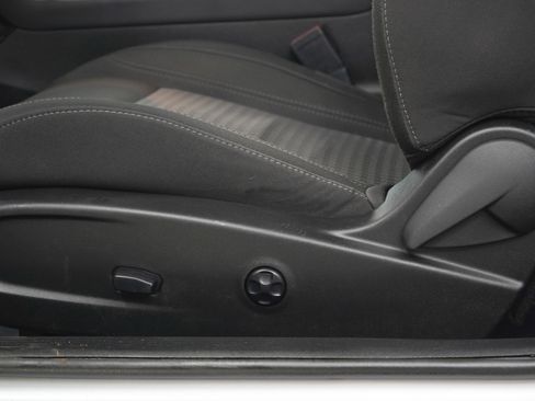 Used 2020 Dodge Challenger SXT w/ Blacktop Package image 19