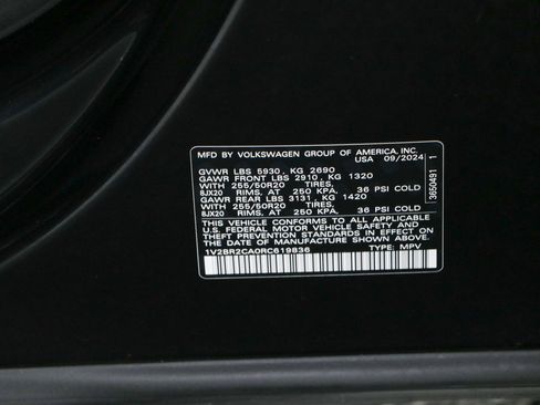 Used 2024 Volkswagen Atlas SEL AWD/4WD image 35