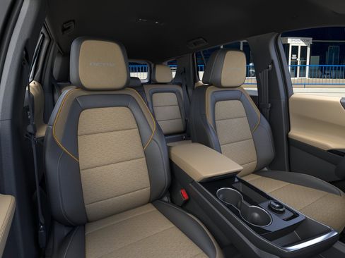 New 2026 Chevrolet Equinox ACTIV w/ Convenience Package III FWD image 16