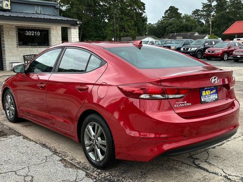 Used 2017 Hyundai Elantra SE FWD image 3