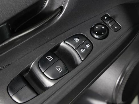 Certified 2025 Nissan Kicks Play S image 22