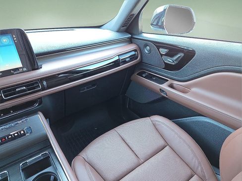 New 2026 Lincoln Aviator Reserve w/ Jet Appearance Package image 13
