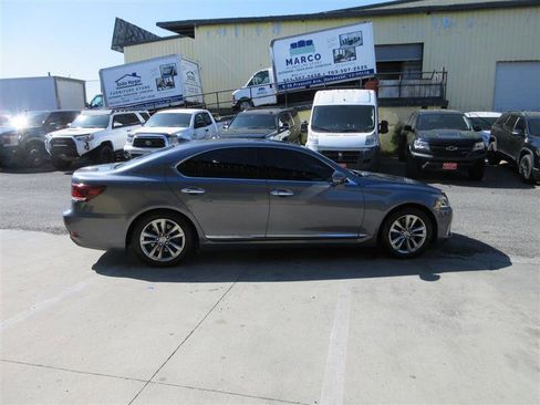 Used 2015 Lexus LS 460 AWD w/ Comfort Package image 8