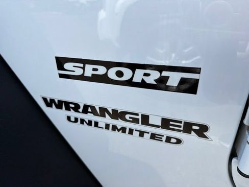 Used 2015 Jeep Wrangler Unlimited Sport w/ Quick Order Package 24S AWD/4WD image 12