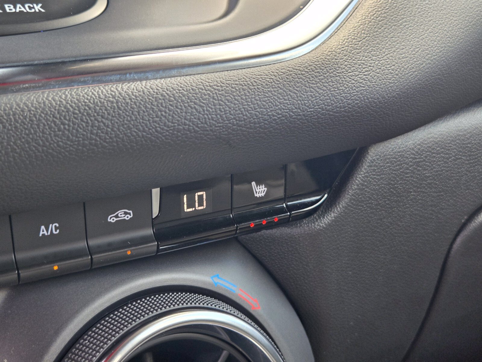 Used 2025 Chevrolet Blazer LT FWD image 22