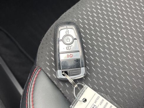 Used 2025 Ford Escape ST-Line AWD/4WD image 34